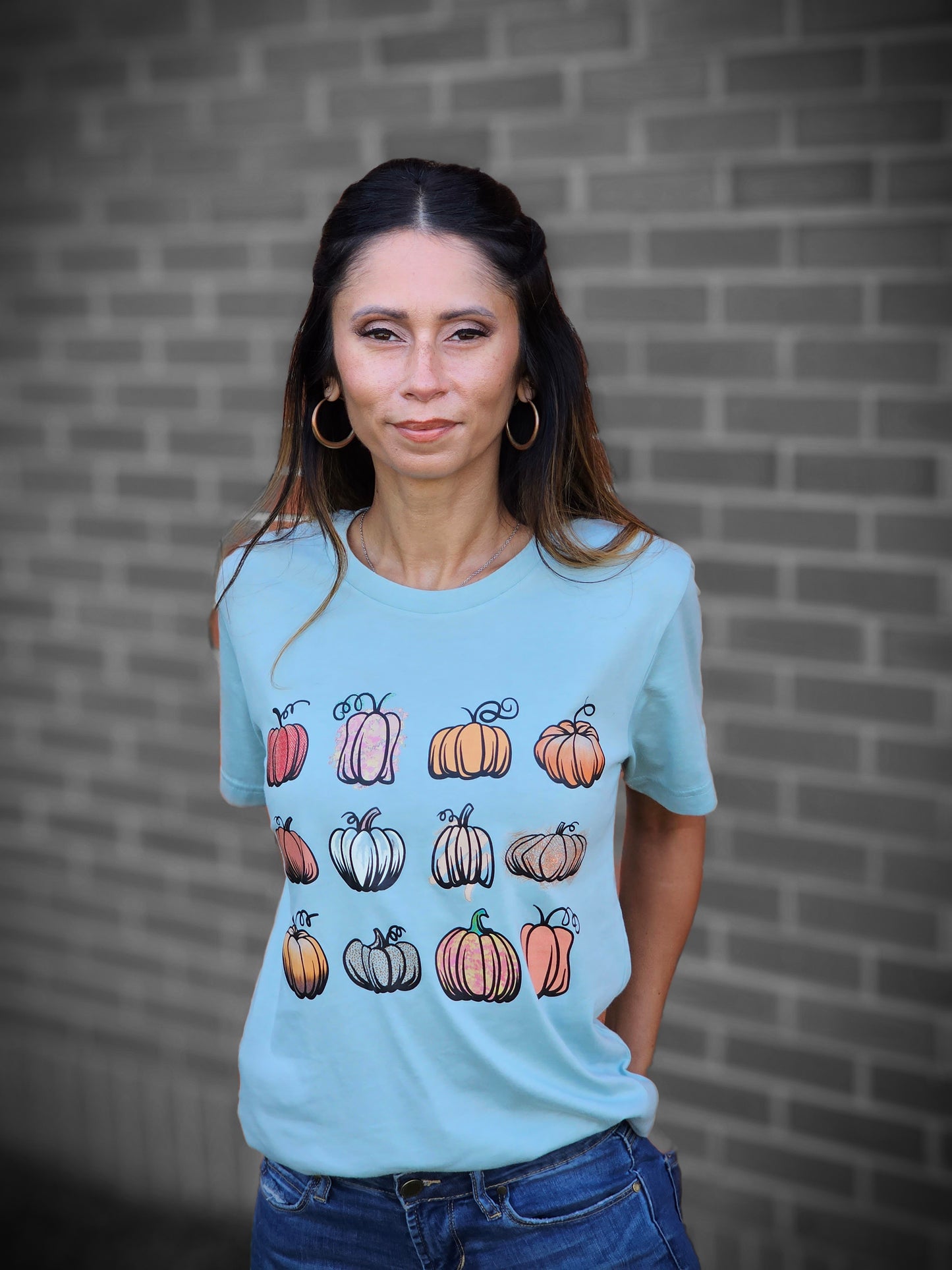 TEAL TEE WITH FESTIVE PUMPKINS