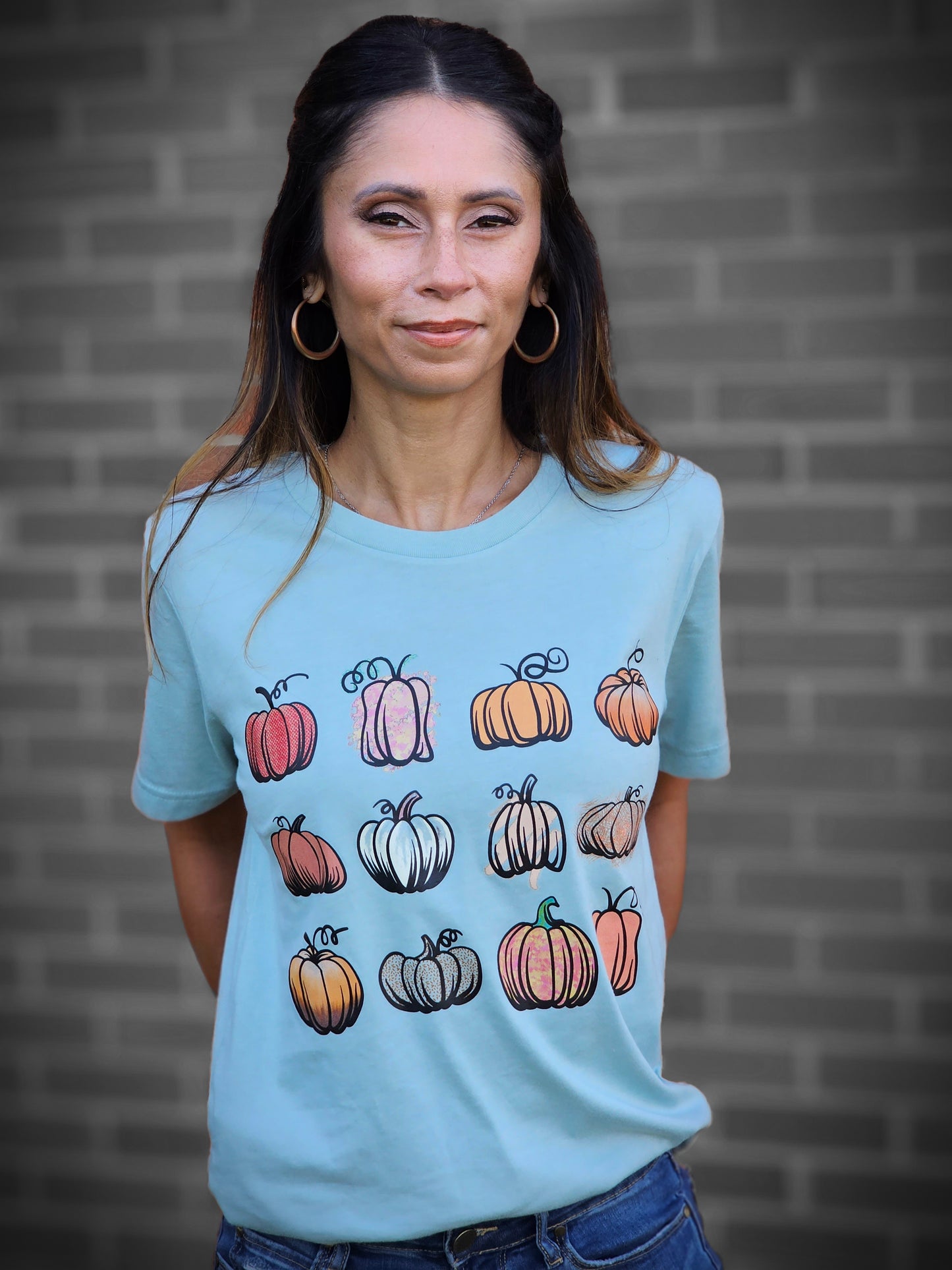 TEAL TEE WITH FESTIVE PUMPKINS
